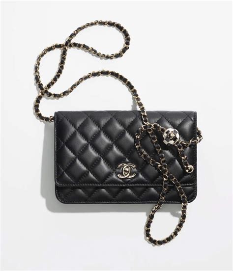 chanel 銀 包 必 買|chanel wallet on chain.